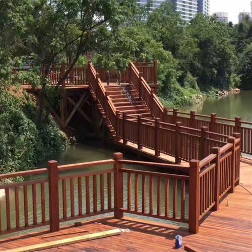廠家戶外園林公園欄杆扶手實木菠蘿格圍欄山樟柵欄防腐木護欄